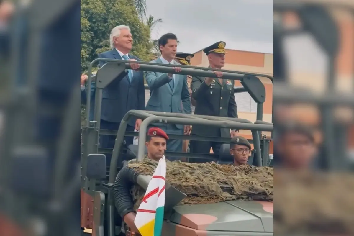 Daniel e Caiado participam do desfile de 7 de setembro em Goiânia